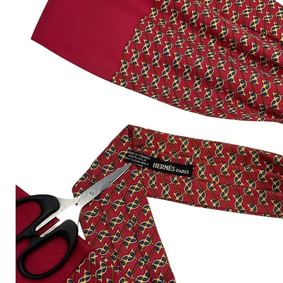 HERMÈS Red/Blue/Gold Chain Silk LUXURY Ascot Cravat FRANCE - Picture 3 of 3